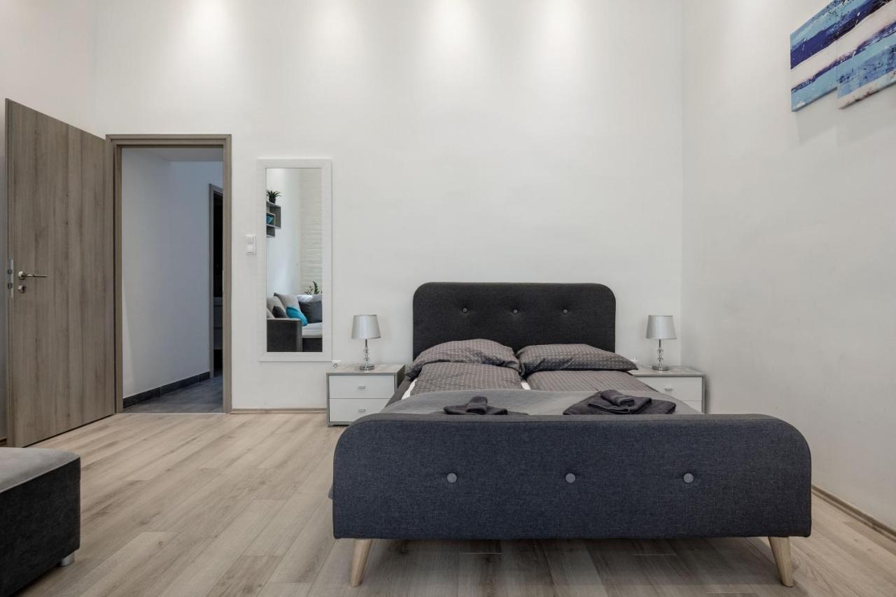 Elegant Studio In Central Boedapest Buitenkant foto